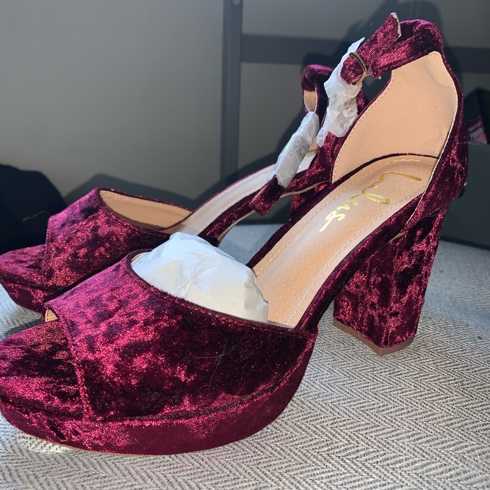 Lulu’s maroon velvet pumps